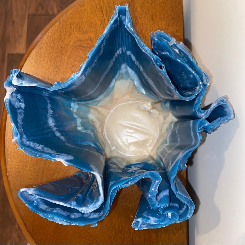 Abstract resin decor - Picture 3 of 3